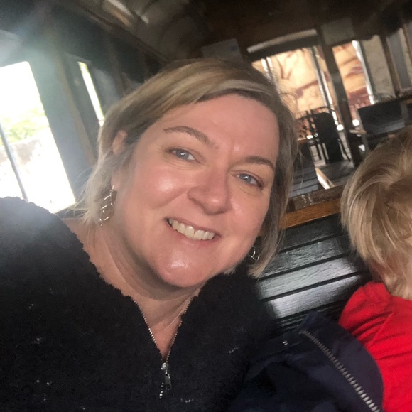 Meet your Posher, Amelia - Picture 1 of 1